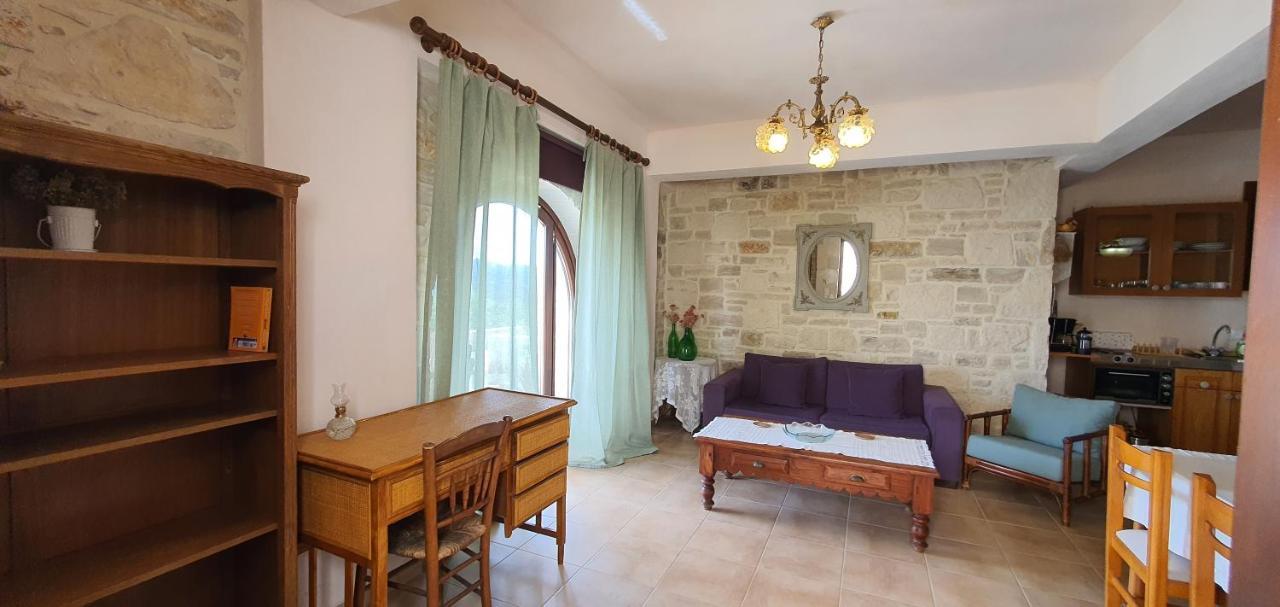 Aelia Apartment Kamilari Ngoại thất bức ảnh